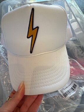 AVIATOR NATION BOLT TRUCKER NWT